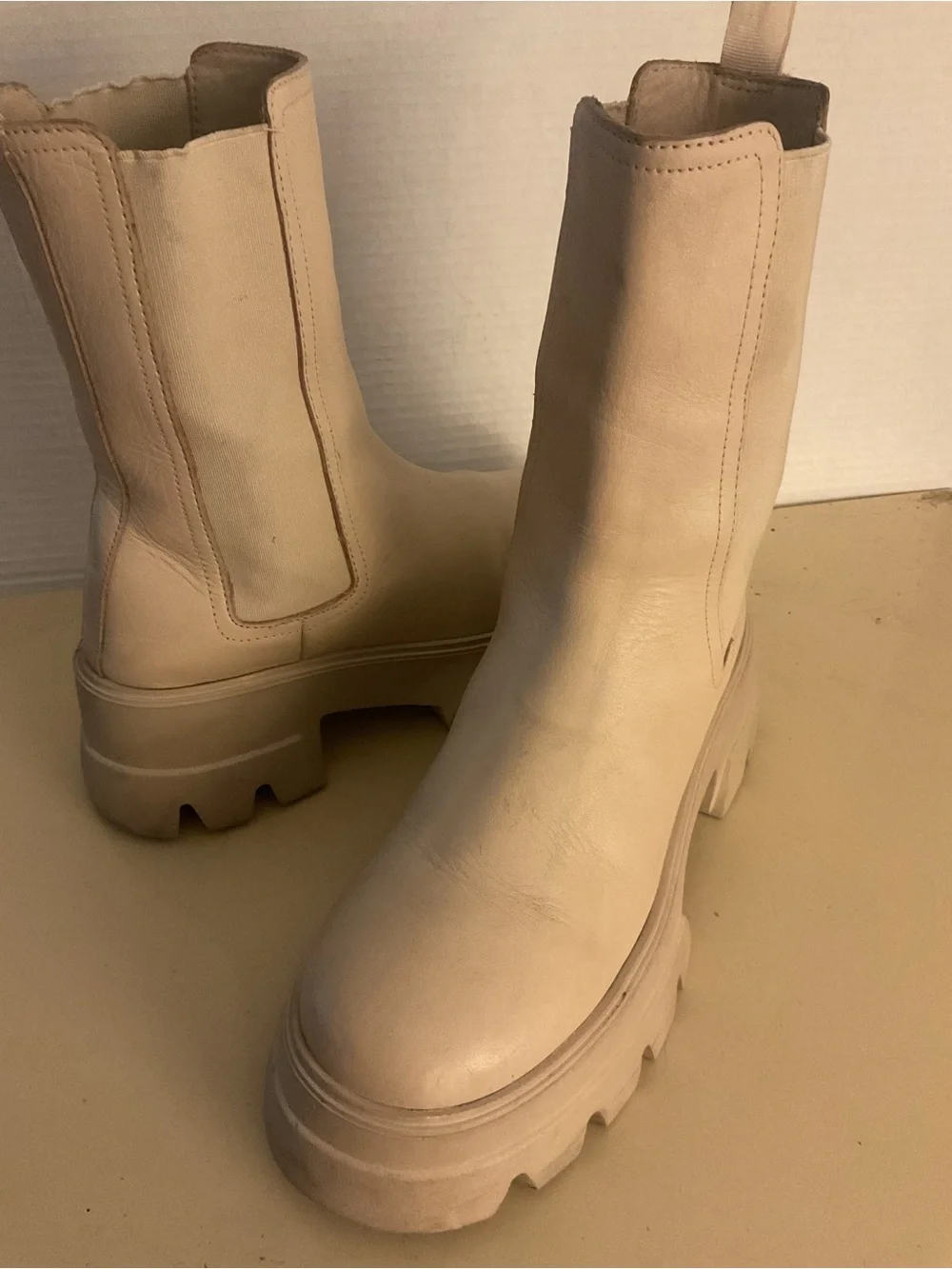 Thursday women crème leather platform Chelsea heel boots US 7.5